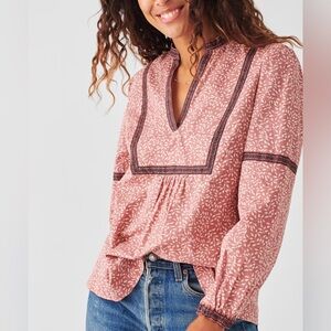 FAHERTY Aurora V-Neck Boho Casual Organic Cotton Mauve Womens Blouse Top Size M